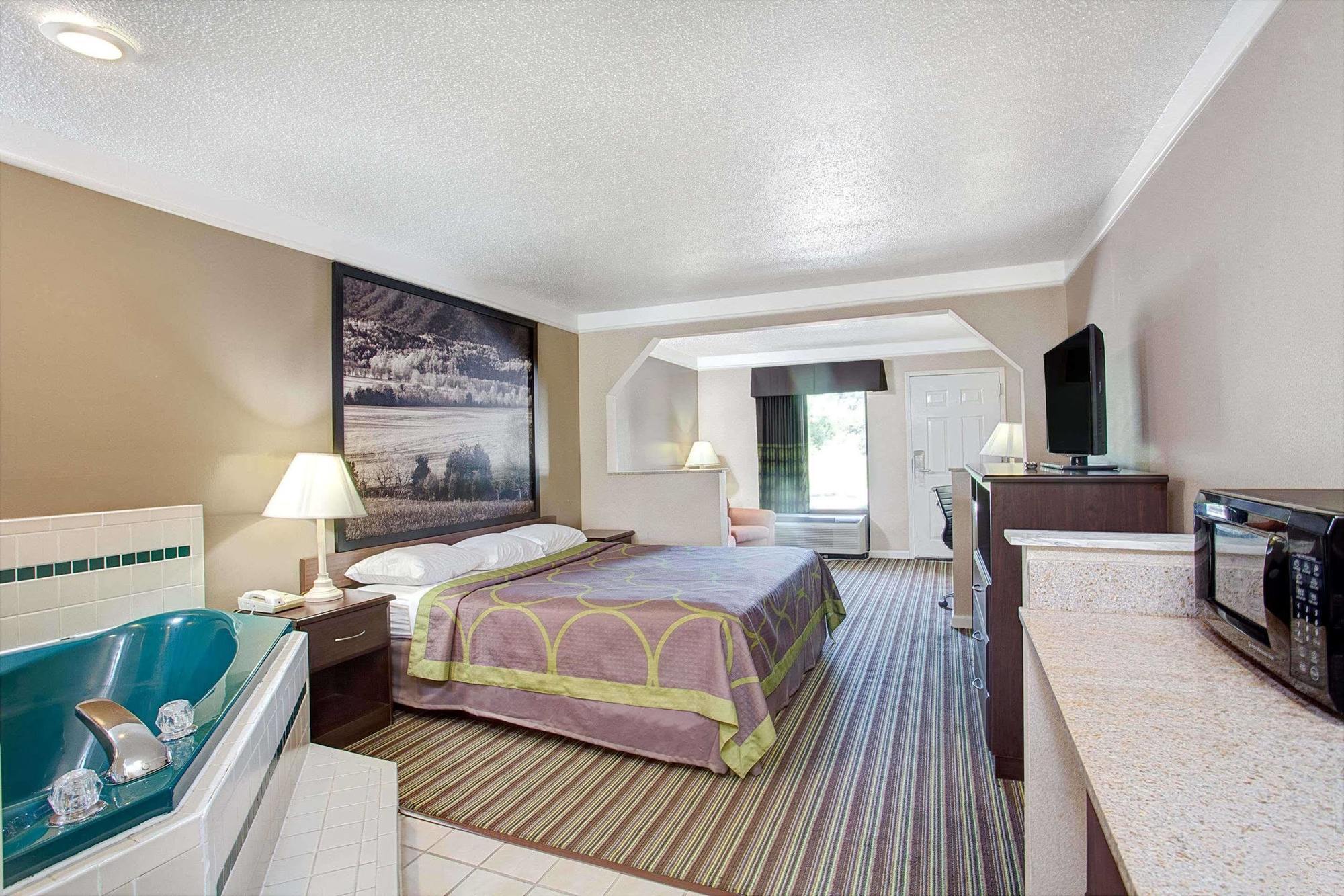 Super 8 By Wyndham Knoxville East Eksteriør billede